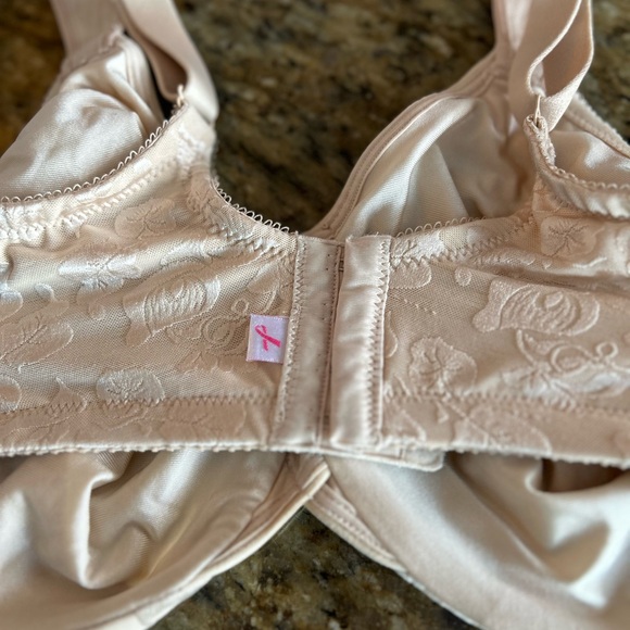 Wacoal Bra 38G - Picture 3 of 7